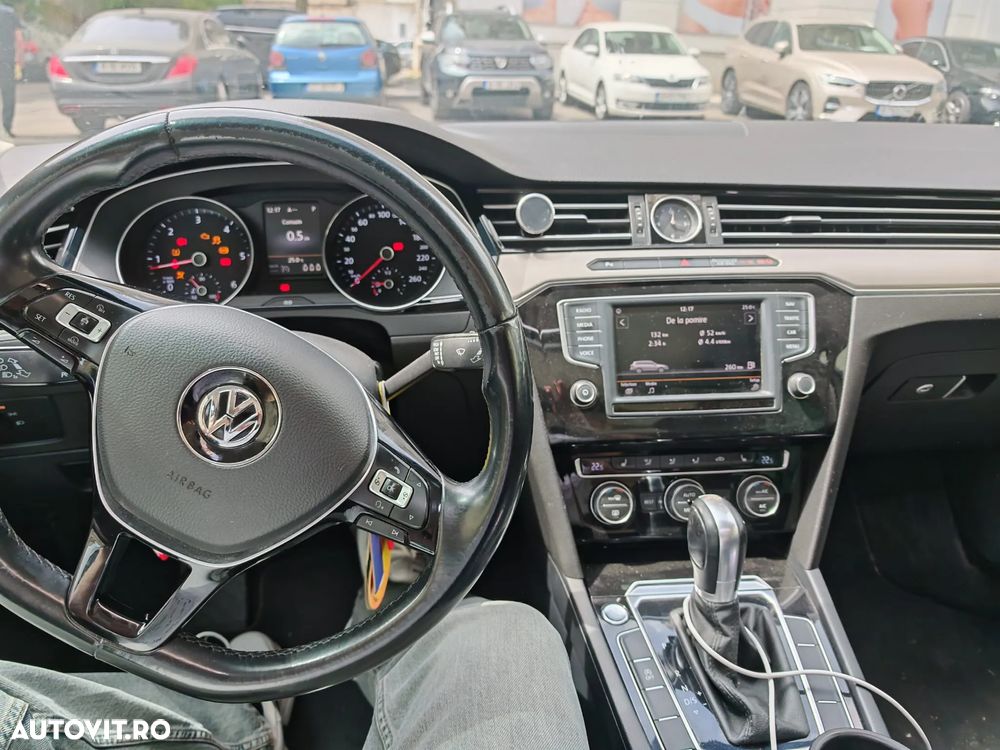 Volkswagen Passat 1.6 TDI SCR DSG Business - 4
