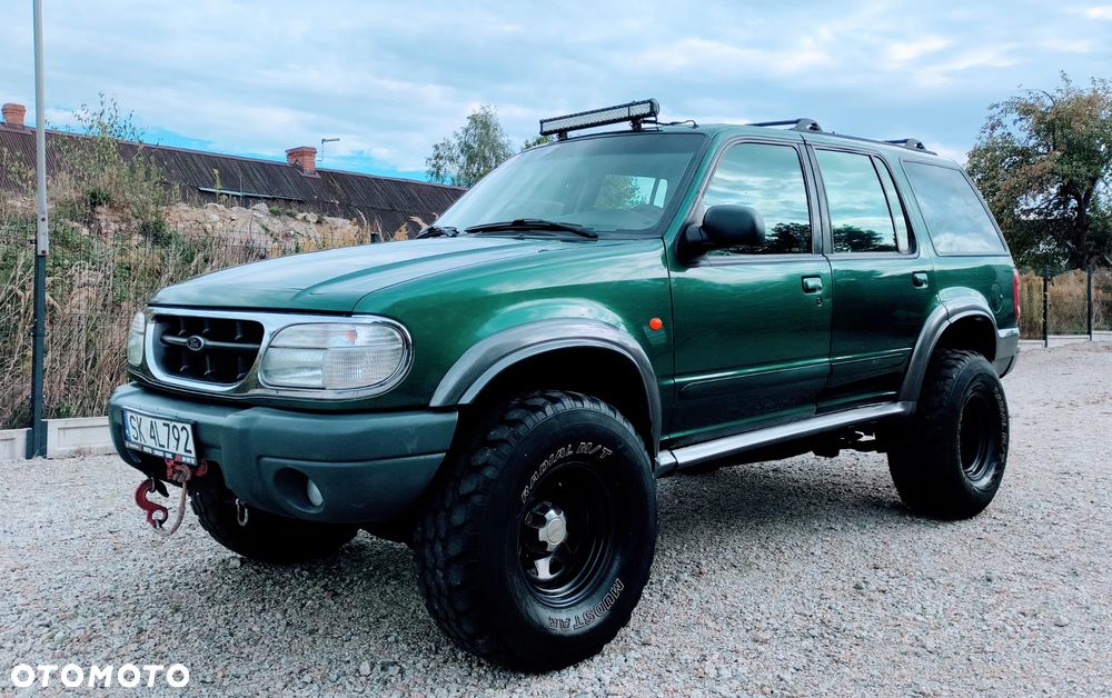 Ford Explorer 4.0 - 1