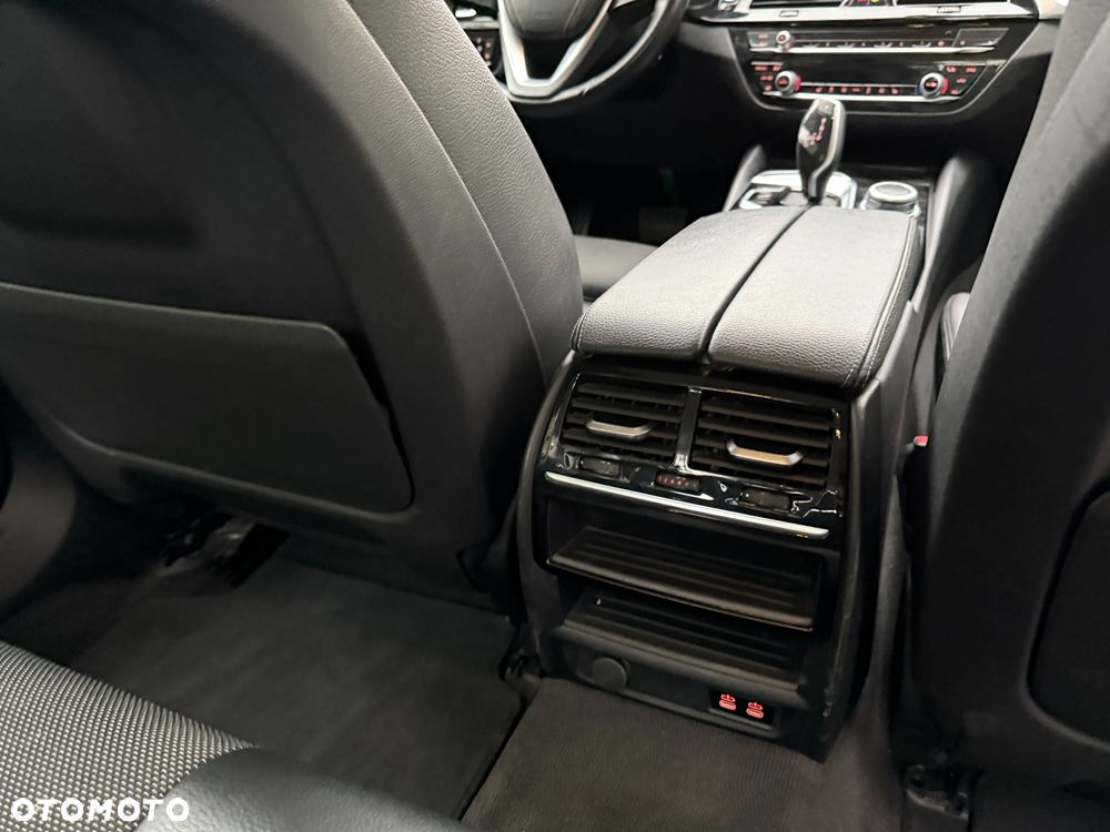 BMW Seria 5 530e iPerformance xDrive Sport Line sport - 21