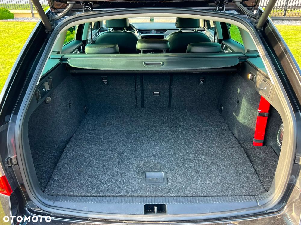 Skoda Octavia 2.0 TDI DSG Premium Edition - 29