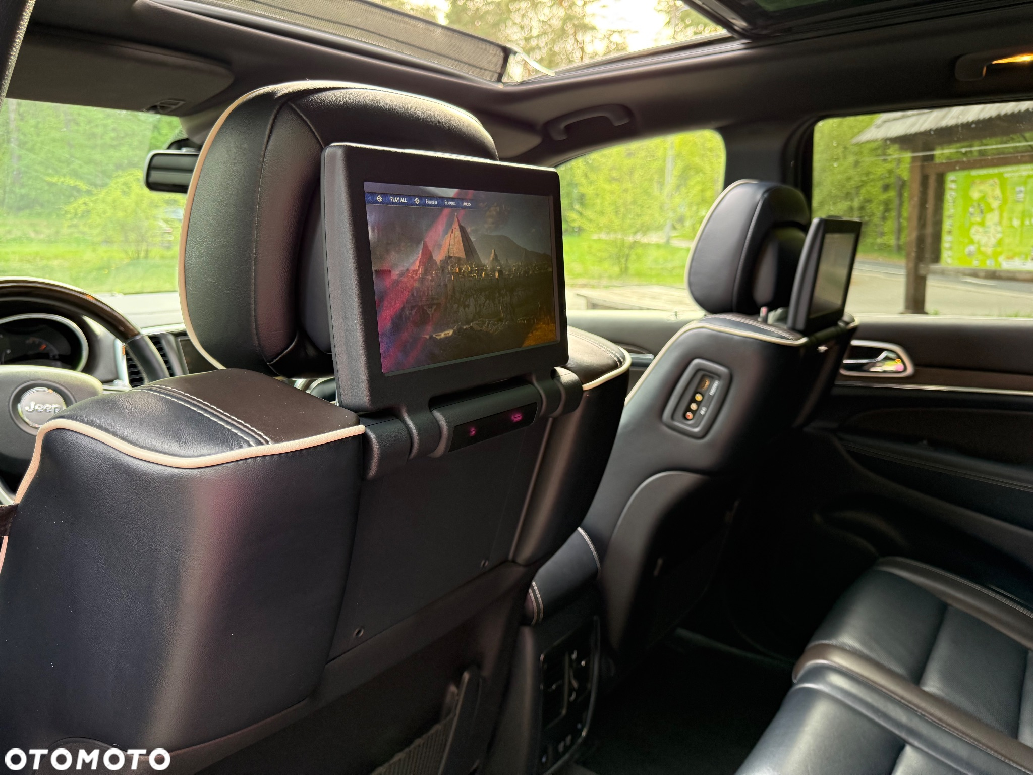 Jeep Grand Cherokee - 33