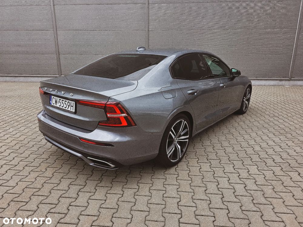 Volvo S60 T4 R-Design - 9