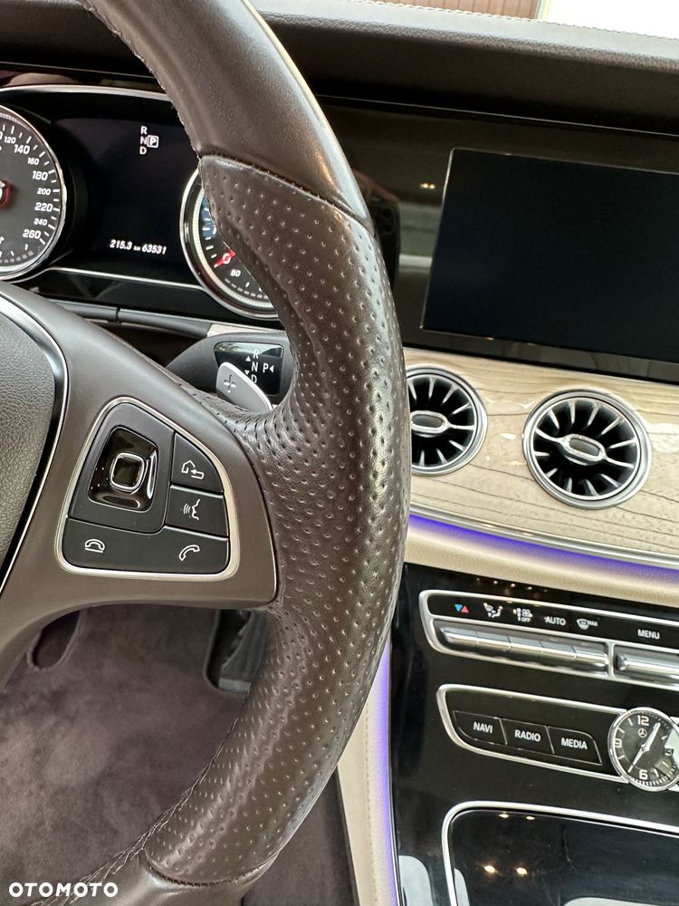 Mercedes-Benz Klasa E 300 9G-TRONIC - 19