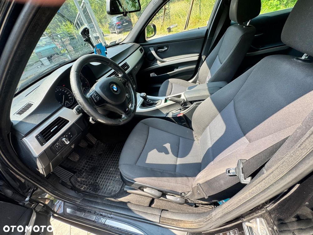 BMW Seria 3 318d - 12