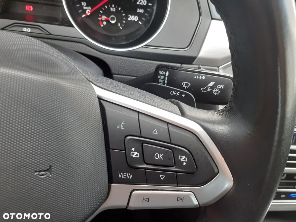 Volkswagen Passat - 14