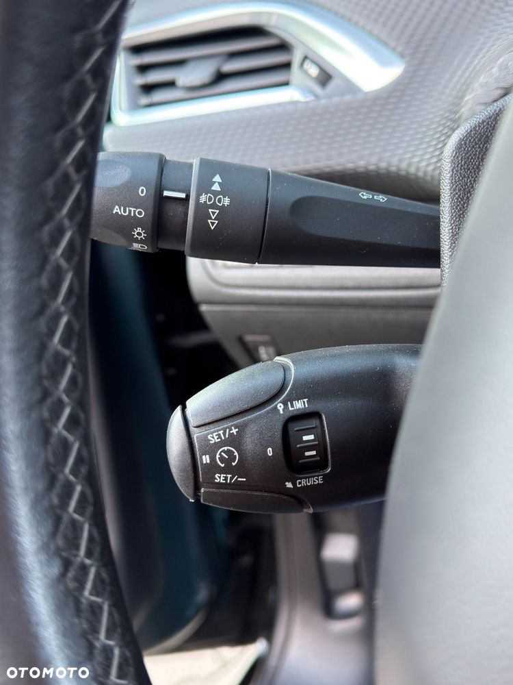 Peugeot 2008 PureTech 110 Stop&Start Business-Line - 38