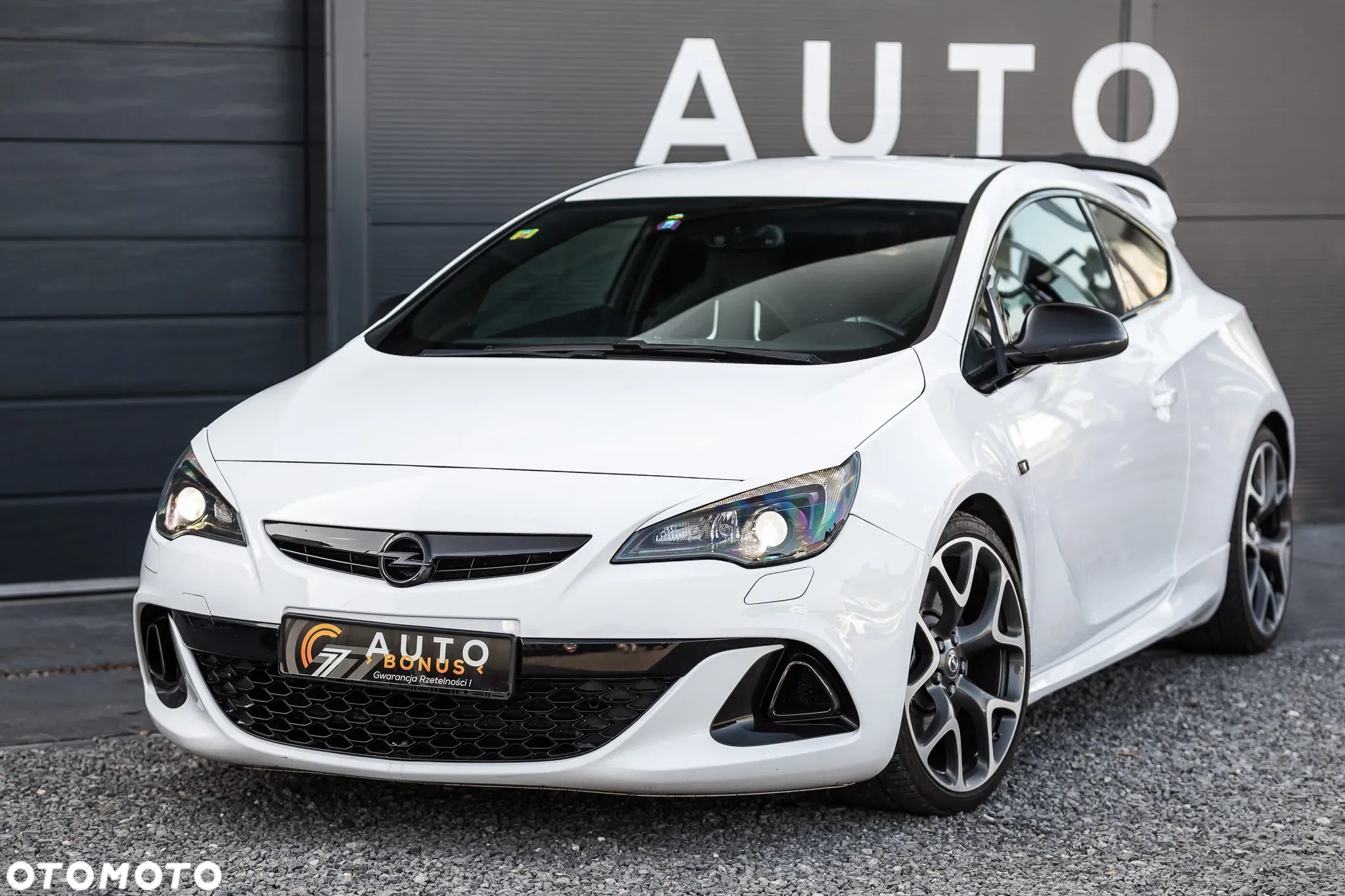 Opel Astra IV GTC OPC - 7