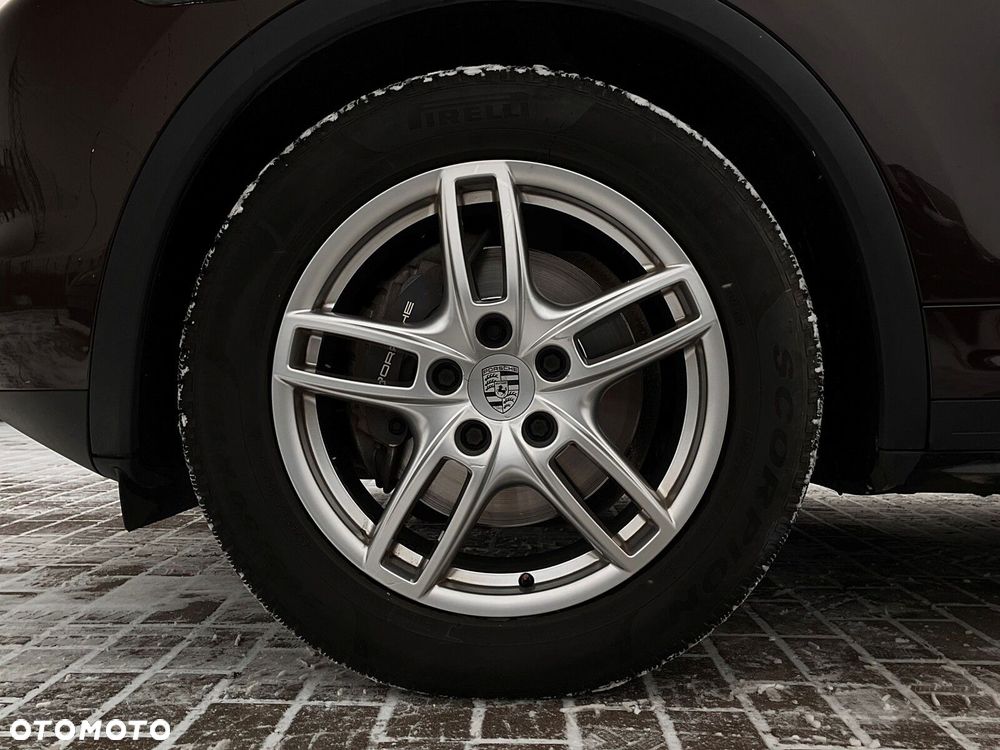 Porsche Cayenne - 19