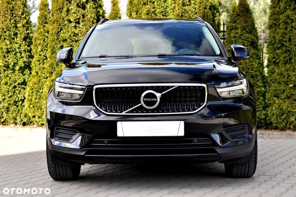 Volvo XC 40 T3 Momentum Pro - 2