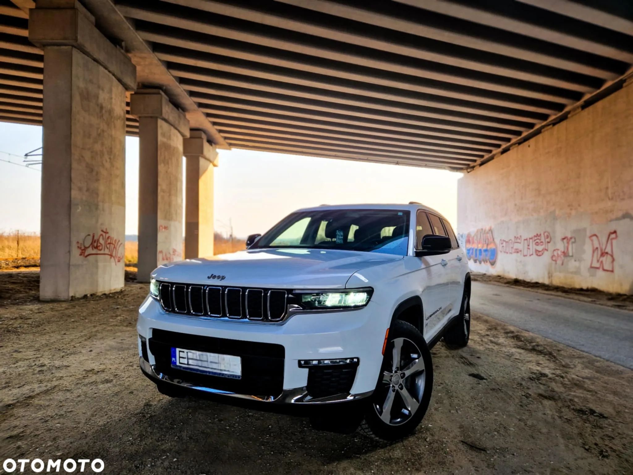 Jeep Grand Cherokee - 1
