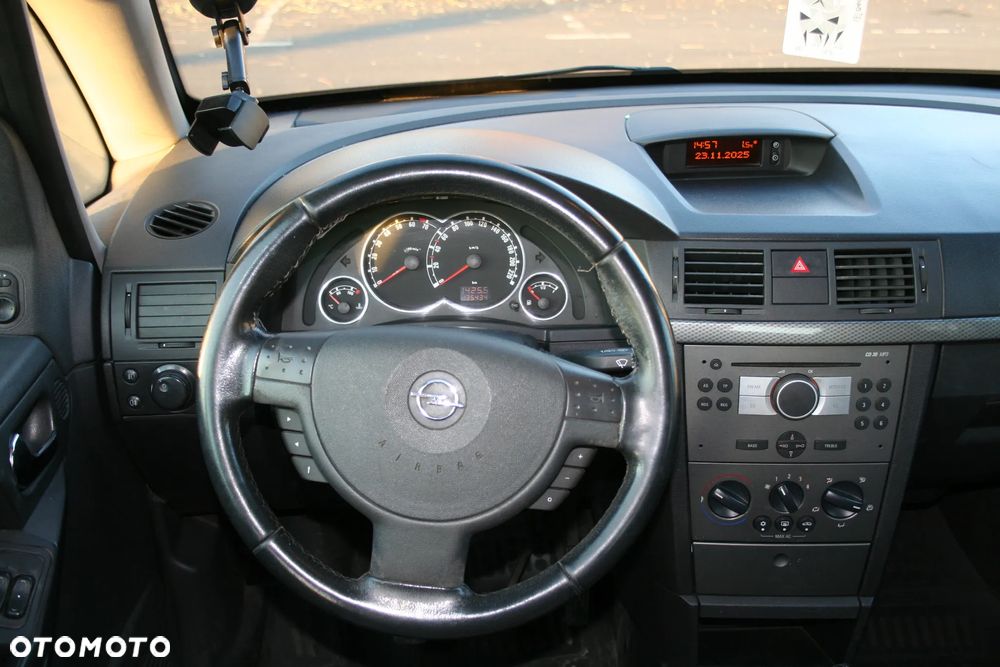 Opel Meriva 1.4 Essentia - 27