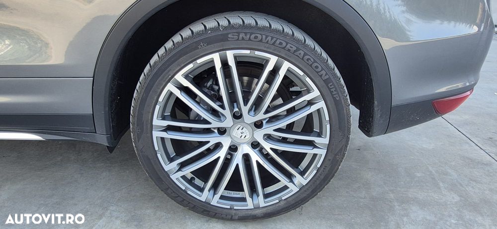 Porsche Cayenne - 22