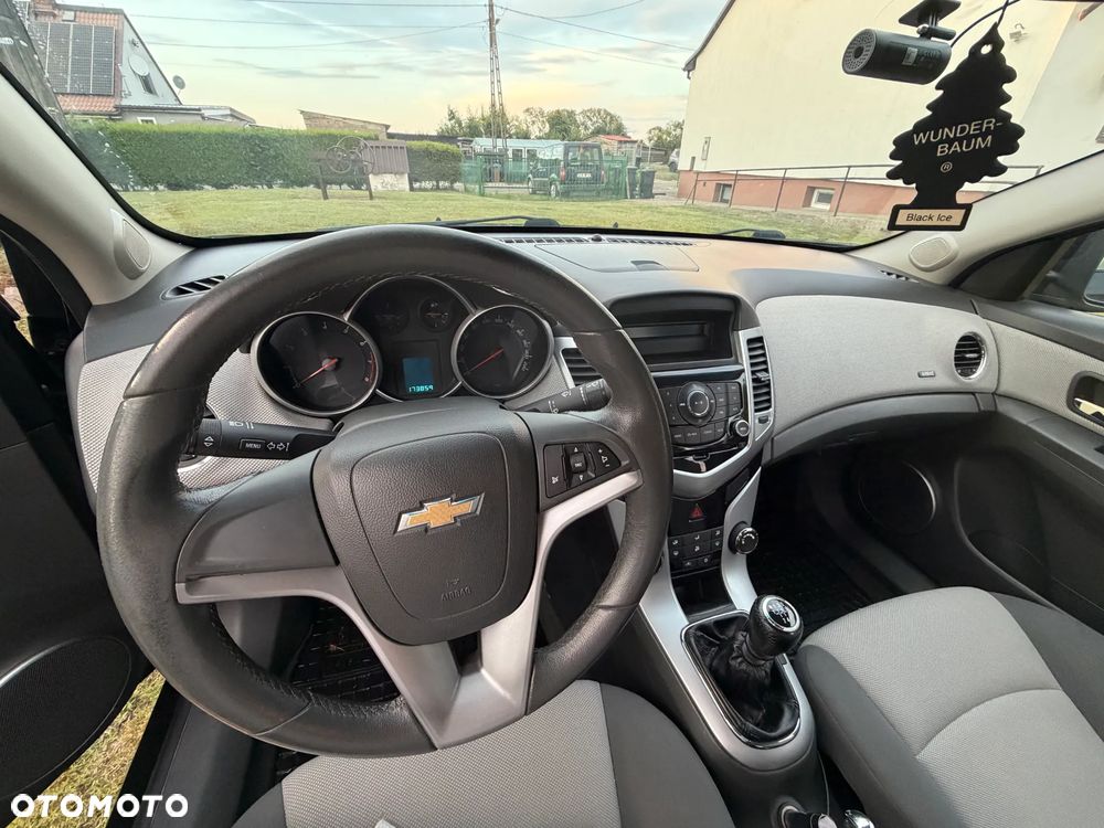 Chevrolet Cruze 1.6 LS - 13