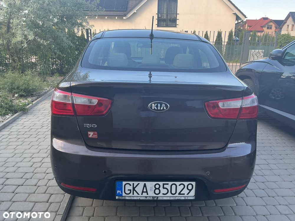 Kia Rio 1.4 M - 4