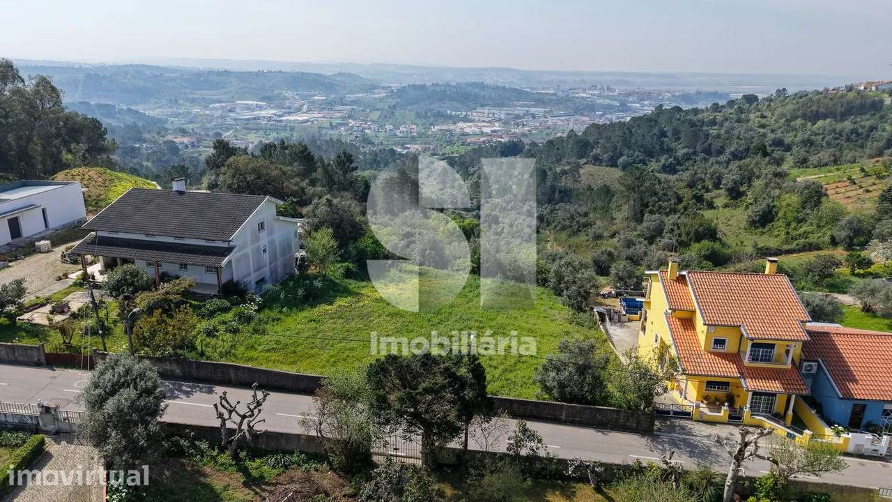 Terreno para construção de 2 moradias - Grande imagem: 4/9
