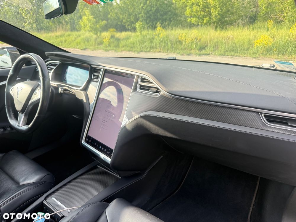 Tesla Model S - 22