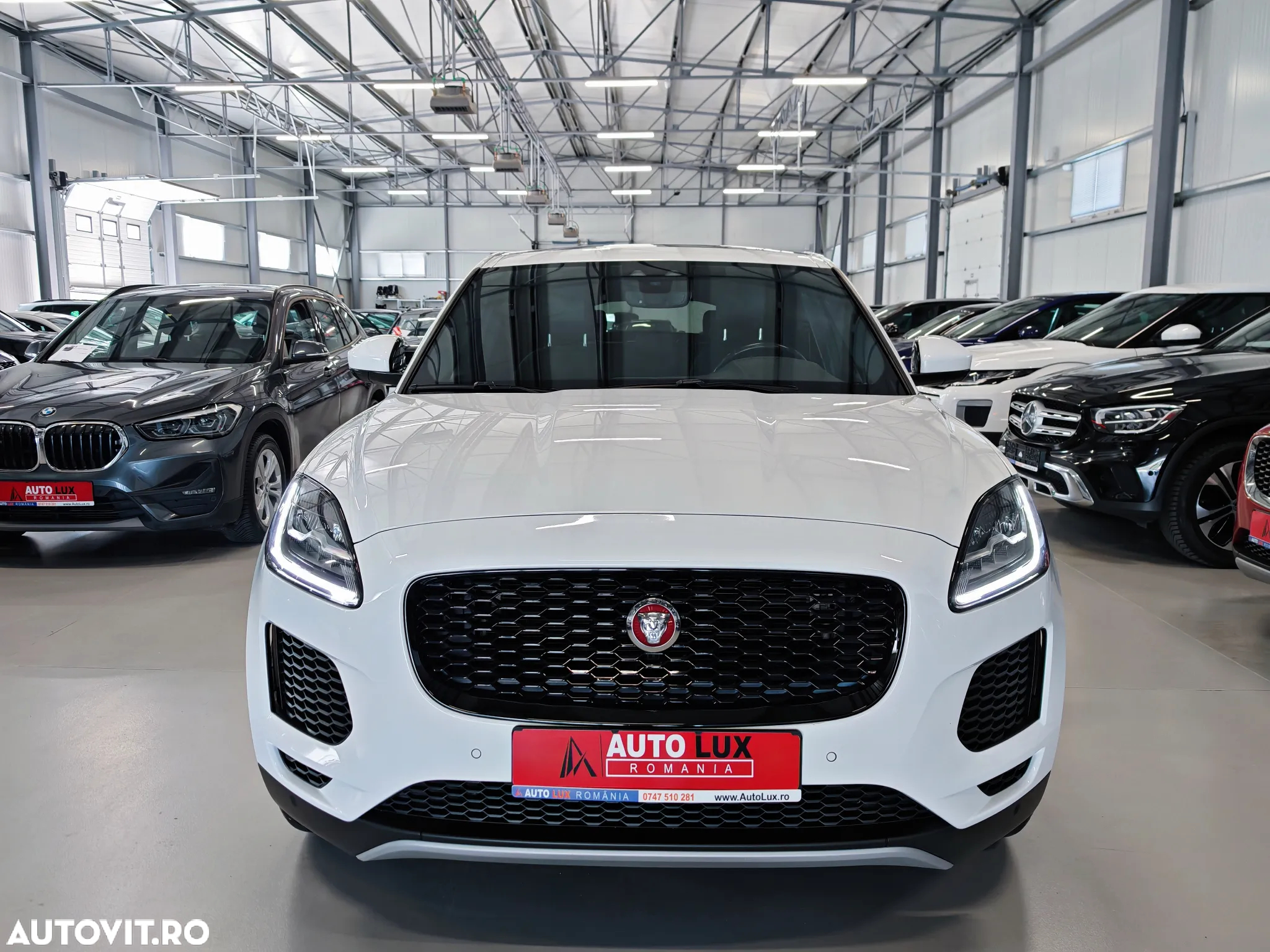 Jaguar E-Pace D150 AWD Aut. Chequered Flag - 3