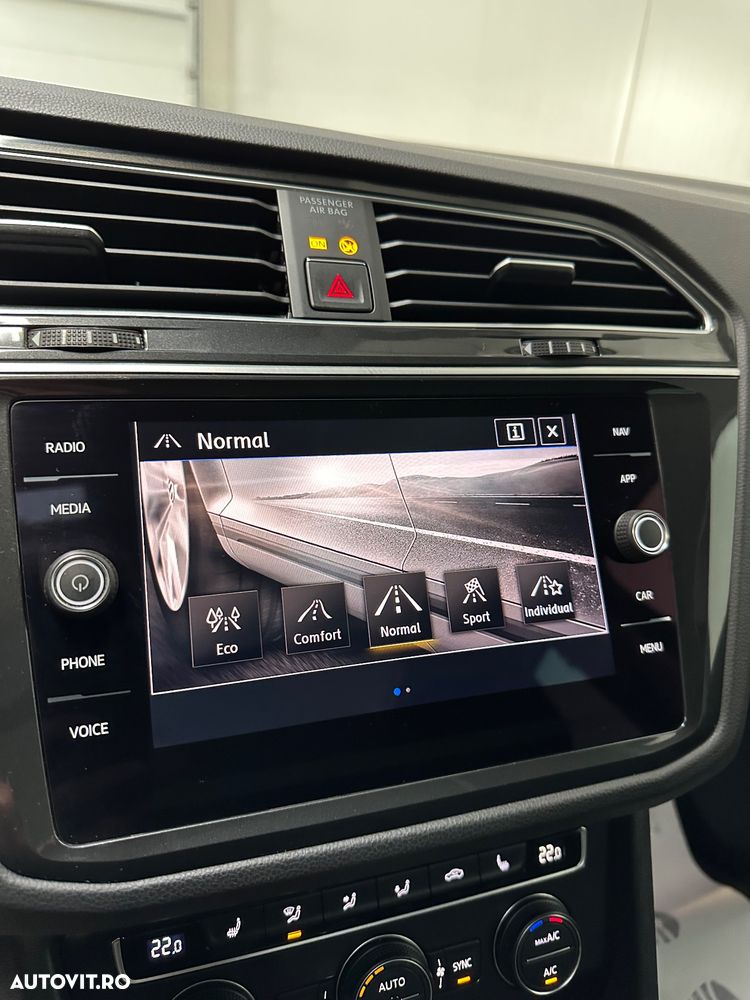 Volkswagen Tiguan 2.0 TDI SCR 4MOTION DSG Highline - 29