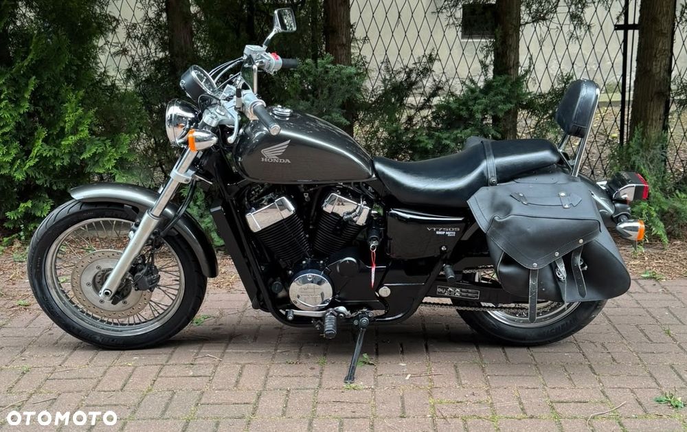 Honda VT - 12