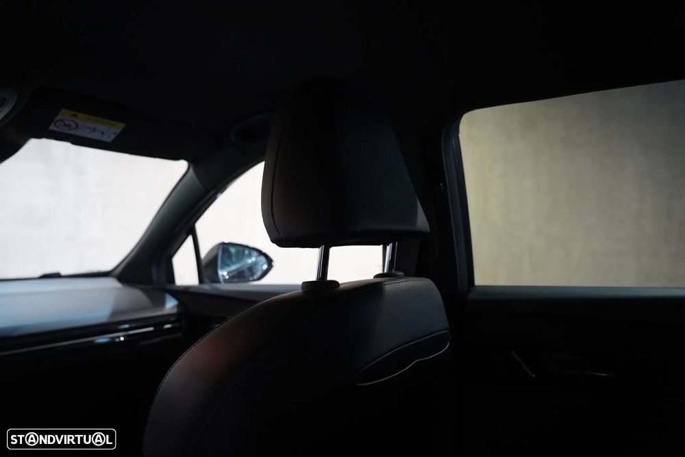 MG MG4 64 kWh Luxury - 40