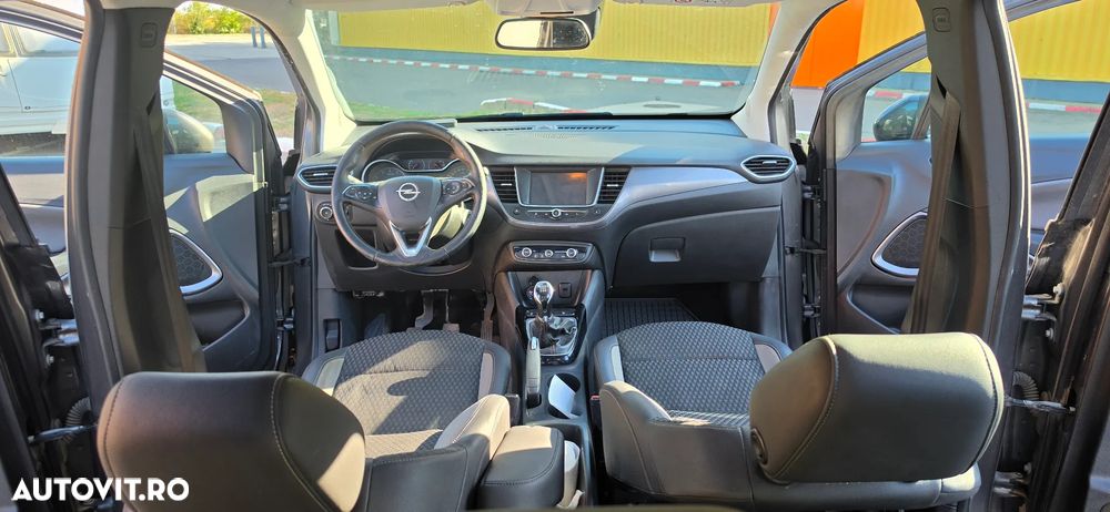 Opel Crossland - 12