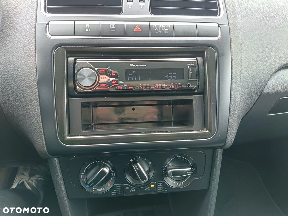 Volkswagen Polo 1.4 16V Comfortline - 8