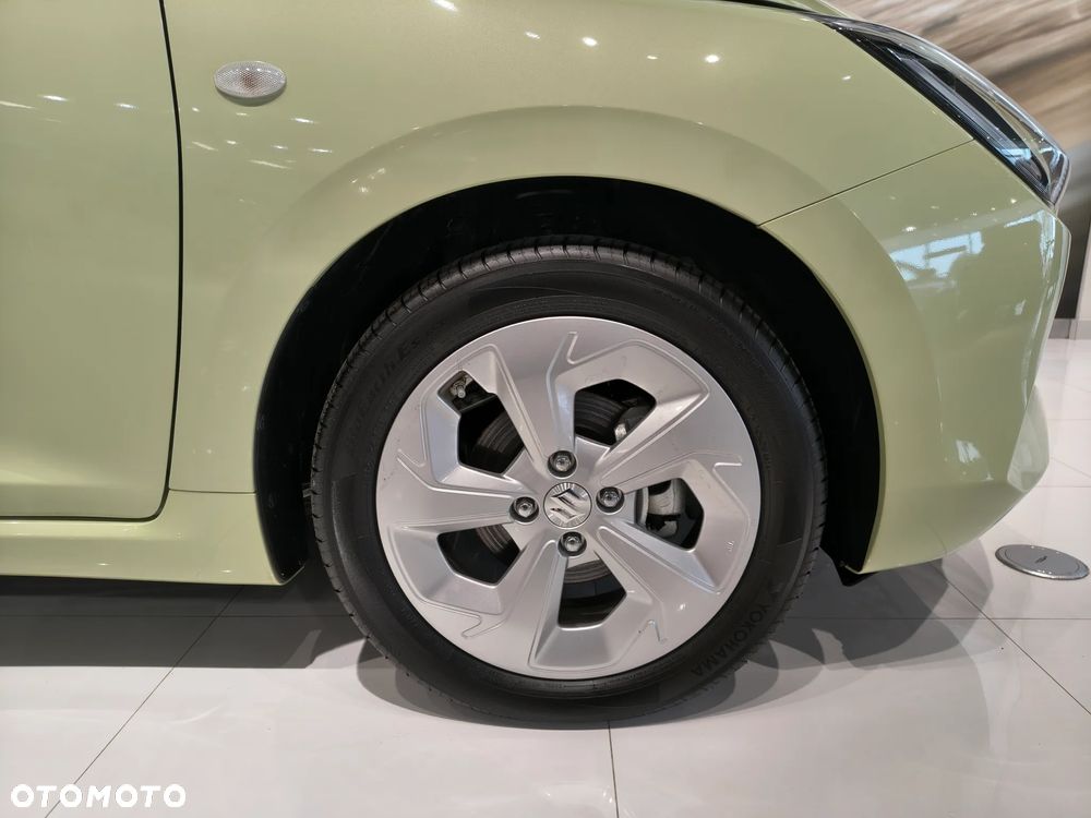 Suzuki Swift 1.2 Dualjet SHVS Premium Plus CVT - 12