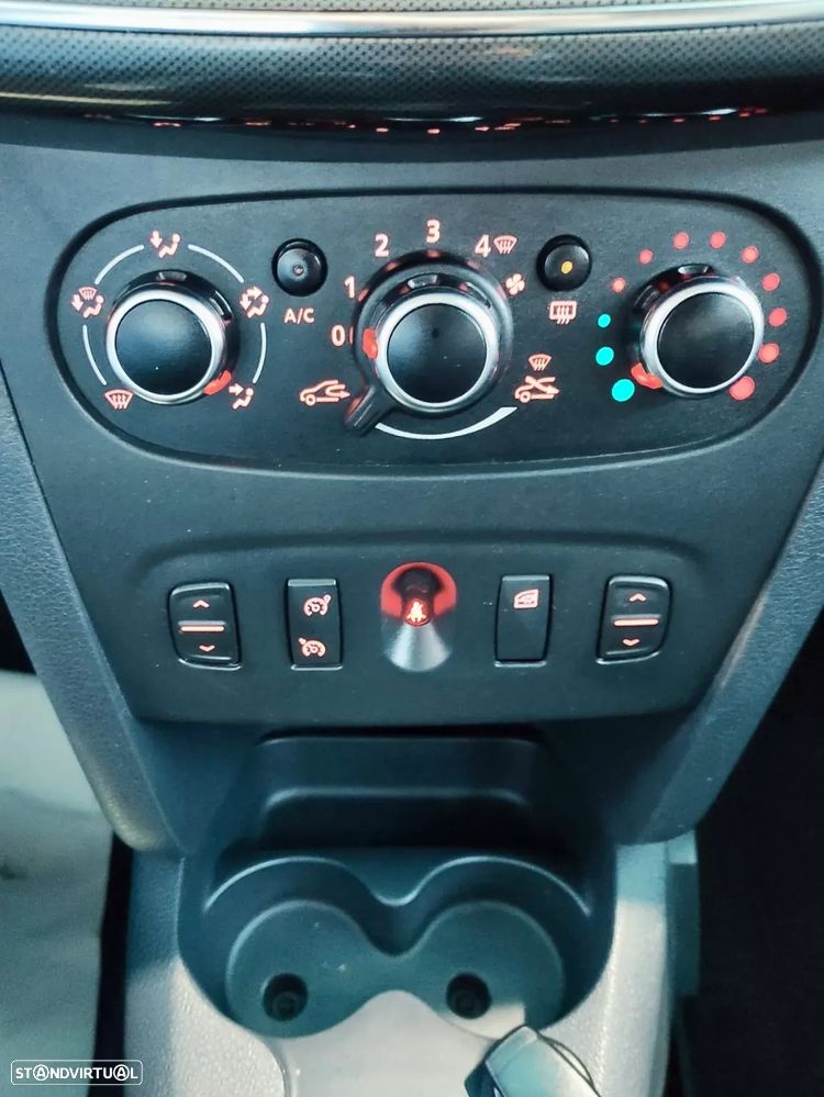 Dacia Logan MCV 0.9 TCe Stepway - 12