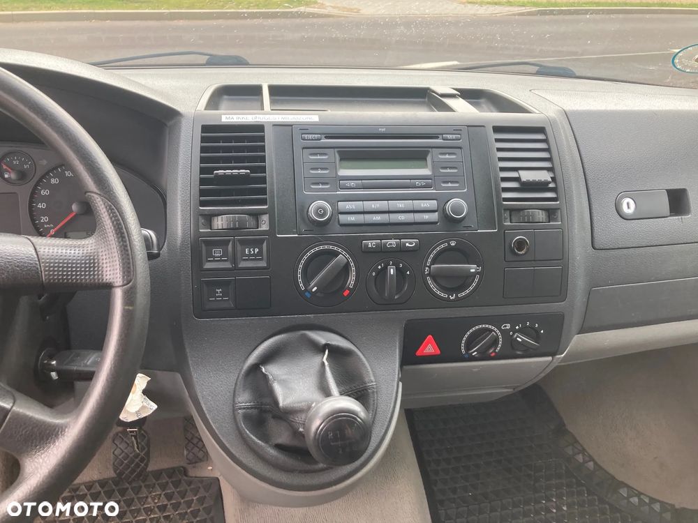 Volkswagen Caravelle - 7