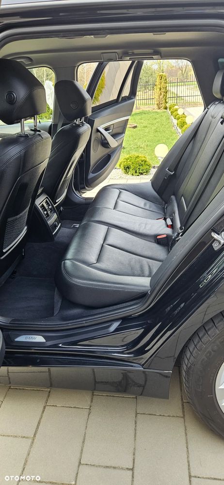 BMW Seria 3 320i - 11