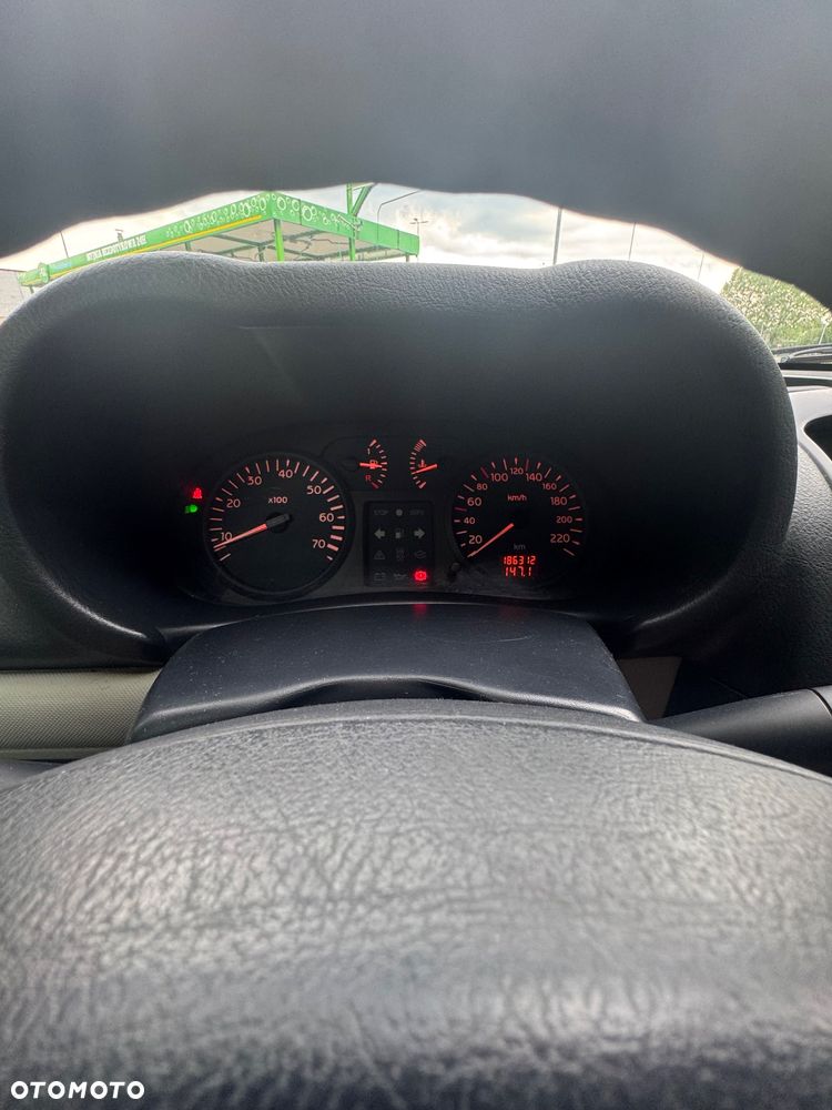 Renault Clio 1.2 16V Alize - 15