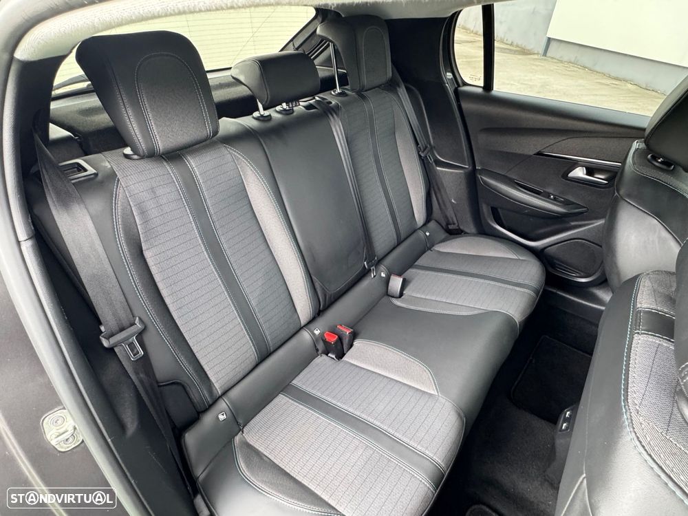 Peugeot 208 1.2 PureTech Allure Pack EAT8 - 26