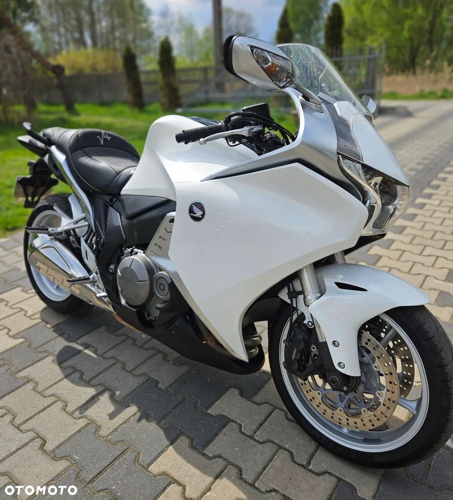 Honda VFR - 11