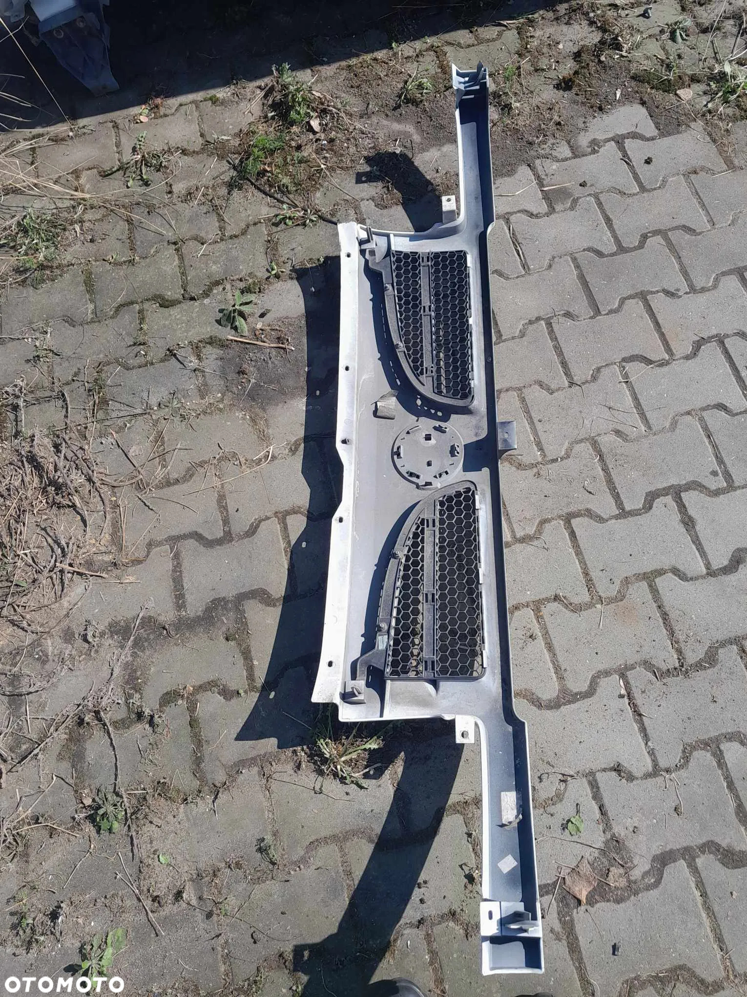 Grill / atrapa Nissan Interstar !! WYSYŁKA !!  98-03r. - 3