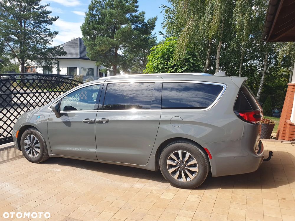 Chrysler Pacifica - 4