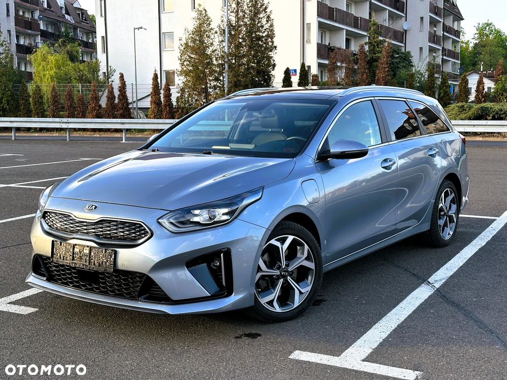 Kia Ceed 1.6 GDI DCT OPF Platinum Edition - 1