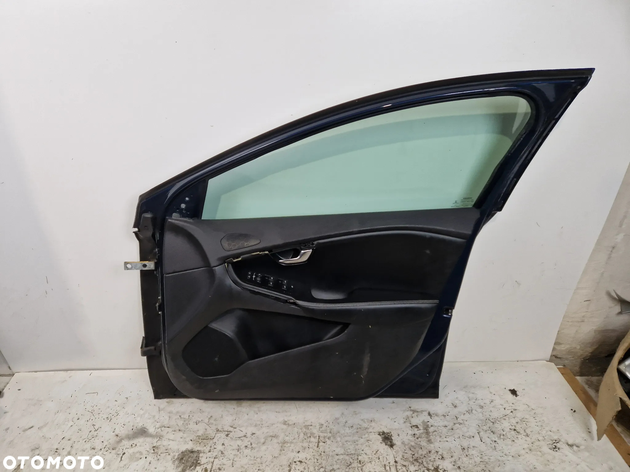 Volvo V40 II drzwi prawe przednie przód 498. - 6