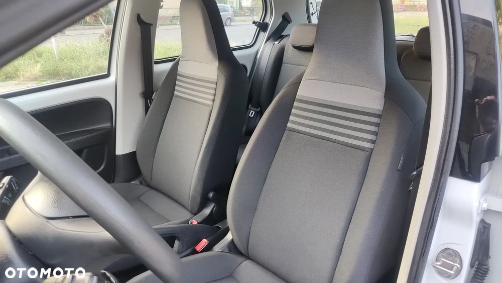 Volkswagen up! move - 10