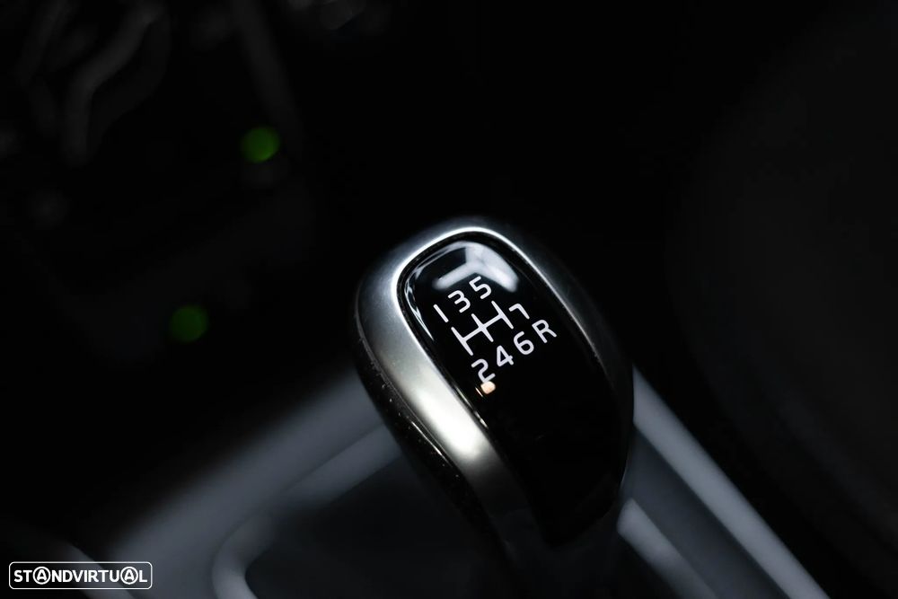 Volvo V40 D2 RDesign - 37
