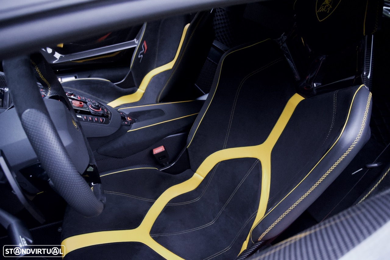 Lamborghini Aventador SVJ - 22