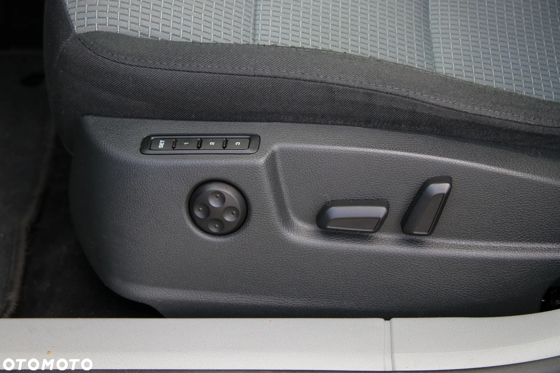 Skoda Superb 2.0 TDI DSG Exclusive - 25