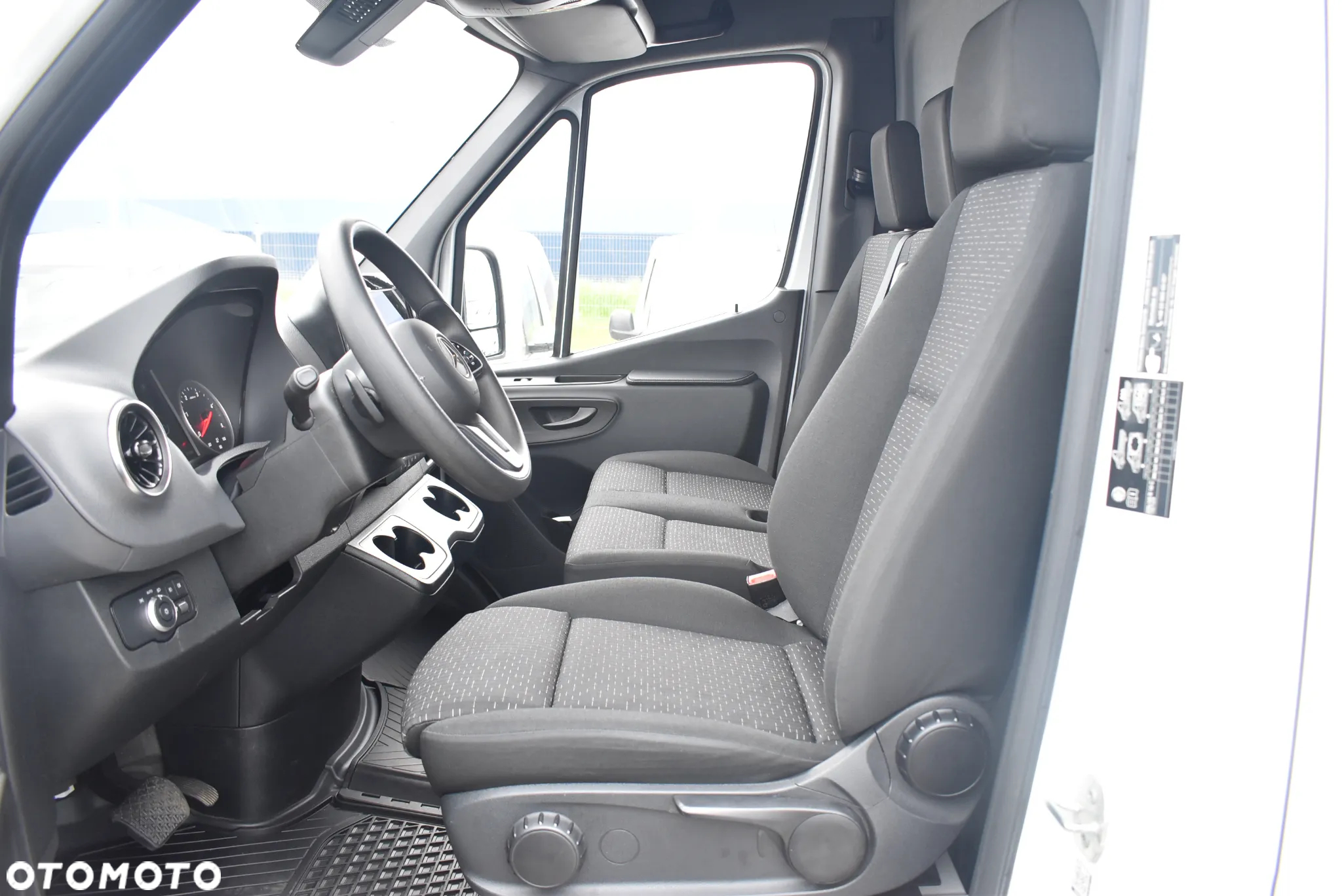 Mercedes-Benz SPRINTER 317 - 10