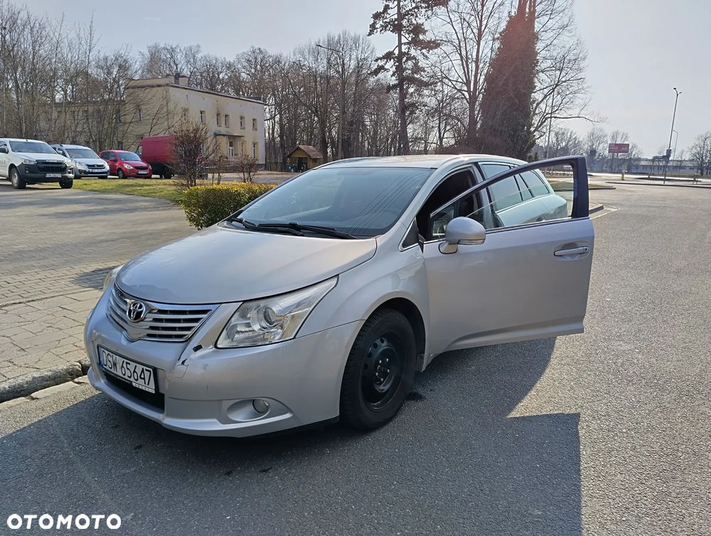 Toyota Avensis 2.0 D-4D Sol plus+NAVI - 10