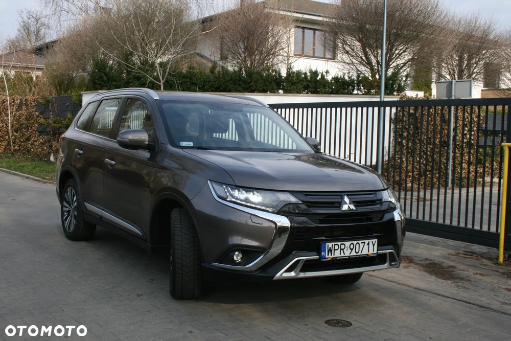Mitsubishi Outlander - 21