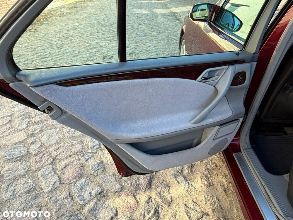 Mercedes-Benz Klasa E - 23