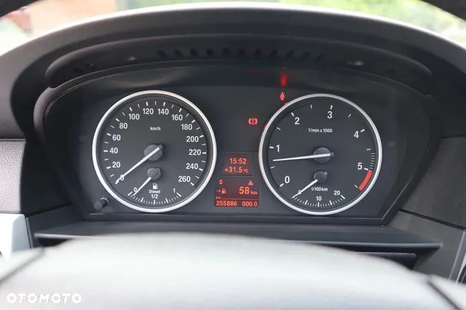 BMW Seria 5 530d Touring - 15
