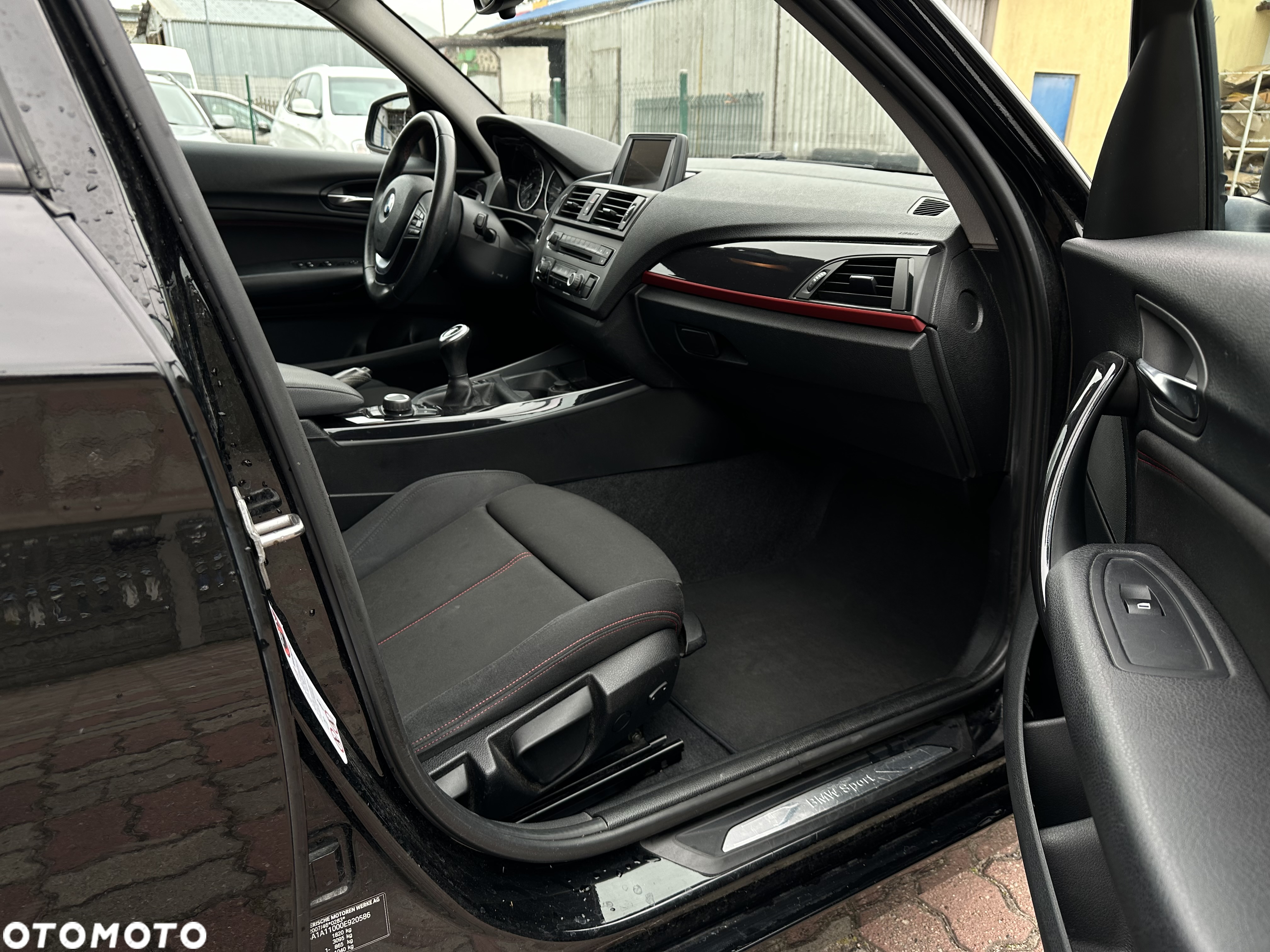 BMW Seria 1 116i - 22