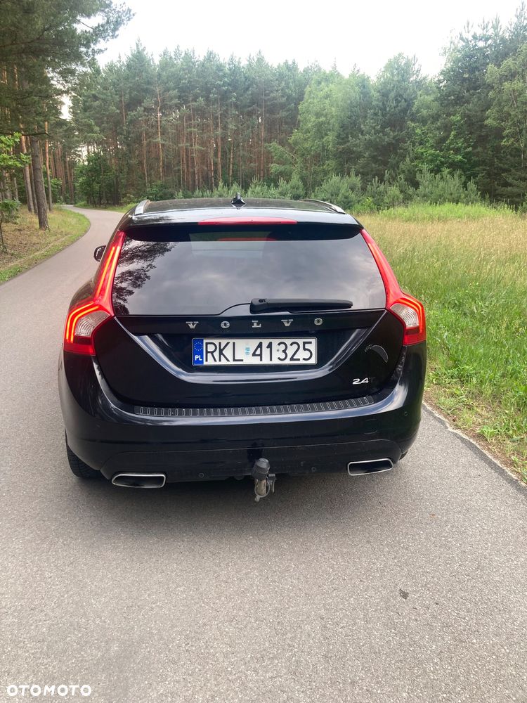 Volvo V60 D6 AWD Plug-in Hybrid Momentum - 6