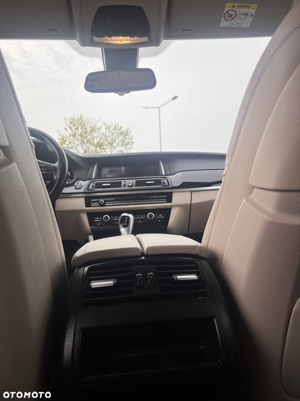 BMW Seria 5 520d xDrive - 32