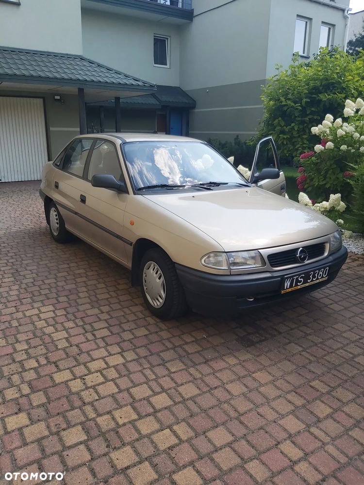 Opel Astra 1.4 GL / Club - 8